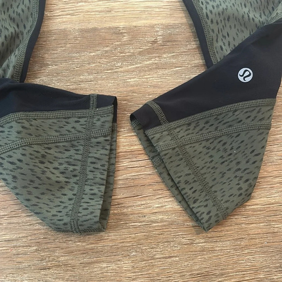 Lululemon leggings size 4 - Picture 2 of 9
